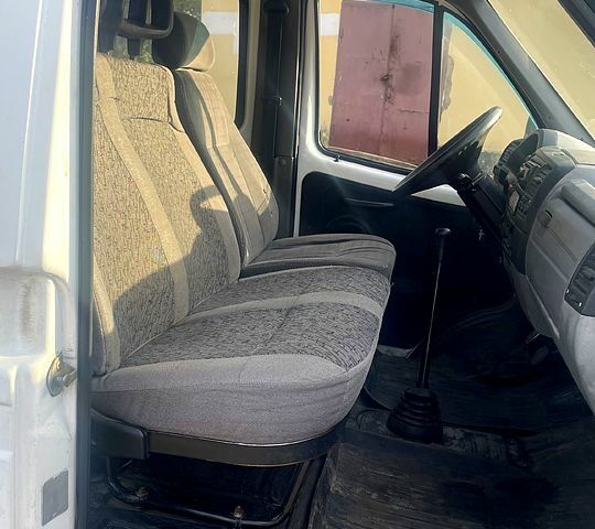 Білий ГАЗ Соболь, об'ємом двигуна 2.5 л та пробігом 323 тис. км за 1500 $, фото 4 на Automoto.ua