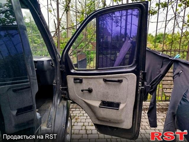 Черный ГАЗ Соболь, объемом двигателя 2.4 л и пробегом 250 тыс. км за 1350 $, фото 7 на Automoto.ua