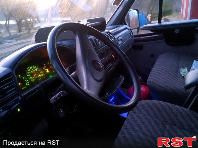 Красный ГАЗ Соболь, объемом двигателя 2.3 л и пробегом 75 тыс. км за 3400 $, фото 1 на Automoto.ua