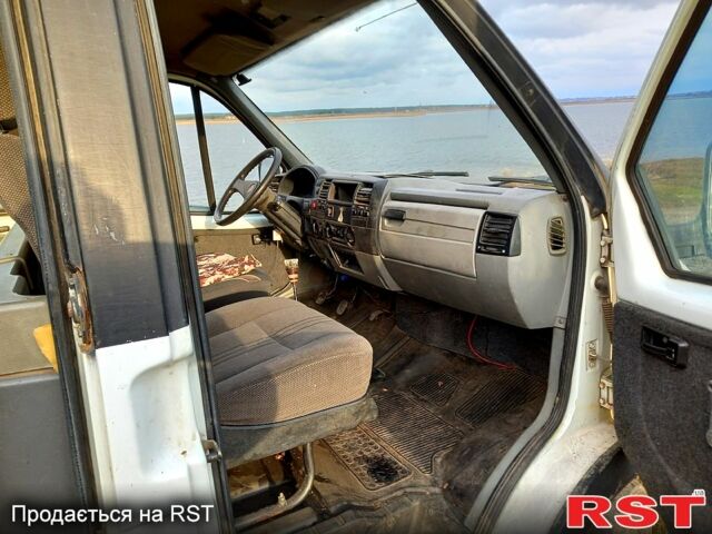 Серый ГАЗ Соболь, объемом двигателя 2.4 л и пробегом 200 тыс. км за 2050 $, фото 3 на Automoto.ua