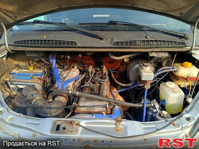Серый ГАЗ Соболь, объемом двигателя 2.5 л и пробегом 213 тыс. км за 3250 $, фото 2 на Automoto.ua