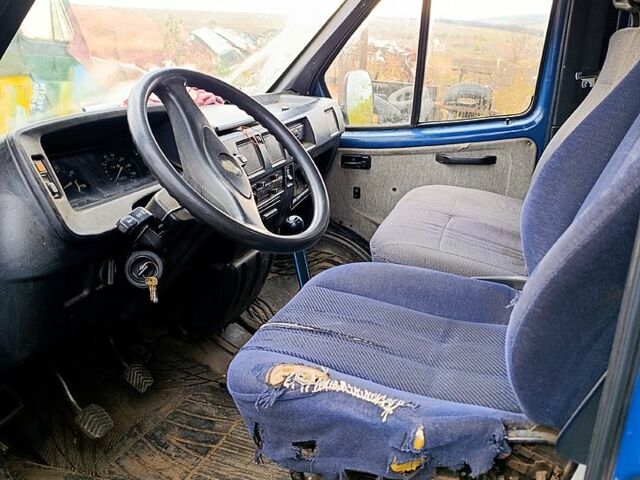 ГАЗ Соболь 2001 у Раздельной на Automoto.ua Синій ГАЗ Соболь, об'ємом двигуна 2.3 л та пробігом 100 тис. км за 900 $, фото 3 на Automoto.ua
