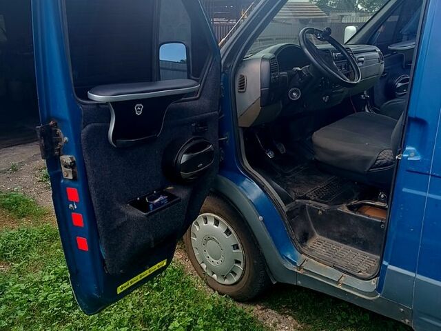 Синий ГАЗ Соболь, объемом двигателя 2.3 л и пробегом 235 тыс. км за 2000 $, фото 2 на Automoto.ua