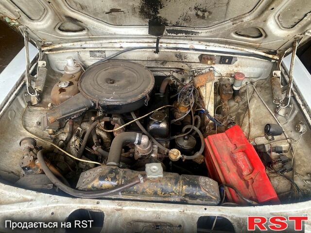 Белый ГАЗ Волга, объемом двигателя 2.4 л и пробегом 167 тыс. км за 1100 $, фото 7 на Automoto.ua