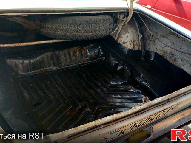 Белый ГАЗ Волга, объемом двигателя 2.5 л и пробегом 0 тыс. км за 600 $, фото 2 на Automoto.ua