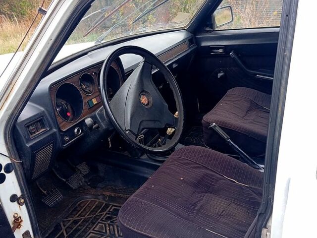 Білий ГАЗ Волга, об'ємом двигуна 2.5 л та пробігом 100 тис. км за 600 $, фото 5 на Automoto.ua