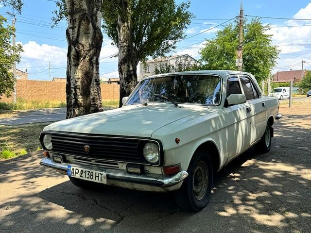 Белый ГАЗ Волга, объемом двигателя 2.5 л и пробегом 30 тыс. км за 1000 $, фото 1 на Automoto.ua