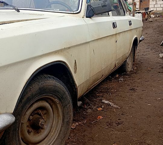 Белый ГАЗ Волга, объемом двигателя 2.4 л и пробегом 211 тыс. км за 240 $, фото 1 на Automoto.ua