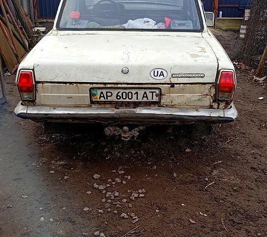 Белый ГАЗ Волга, объемом двигателя 2.4 л и пробегом 211 тыс. км за 240 $, фото 4 на Automoto.ua