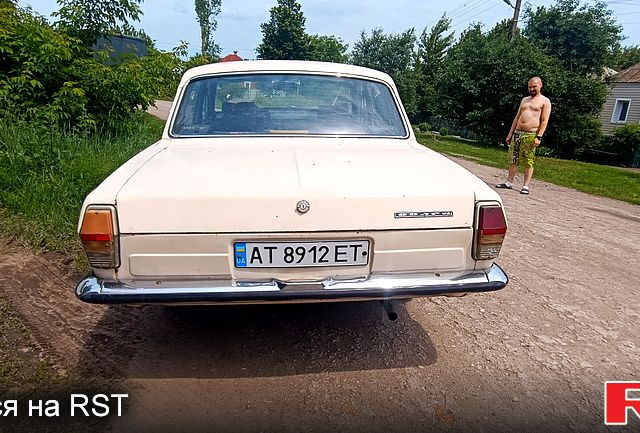 Белый ГАЗ Волга, объемом двигателя 2.4 л и пробегом 150 тыс. км за 600 $, фото 2 на Automoto.ua
