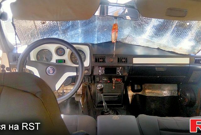 Белый ГАЗ Волга, объемом двигателя 2.4 л и пробегом 57 тыс. км за 1440 $, фото 5 на Automoto.ua