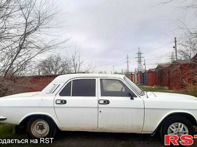 Белый ГАЗ Волга, объемом двигателя 2.4 л и пробегом 62 тыс. км за 1000 $, фото 1 на Automoto.ua