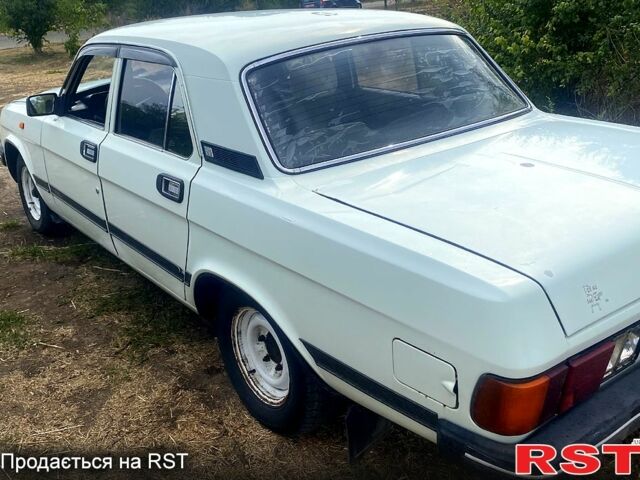 Белый ГАЗ Волга, объемом двигателя 2.4 л и пробегом 42 тыс. км за 1100 $, фото 3 на Automoto.ua