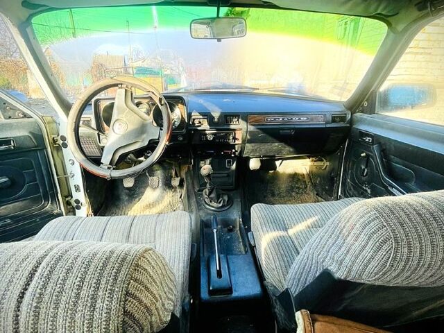 Білий ГАЗ Волга, об'ємом двигуна 2.4 л та пробігом 0 тис. км за 700 $, фото 6 на Automoto.ua