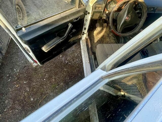 Білий ГАЗ Волга, об'ємом двигуна 2.4 л та пробігом 0 тис. км за 700 $, фото 7 на Automoto.ua