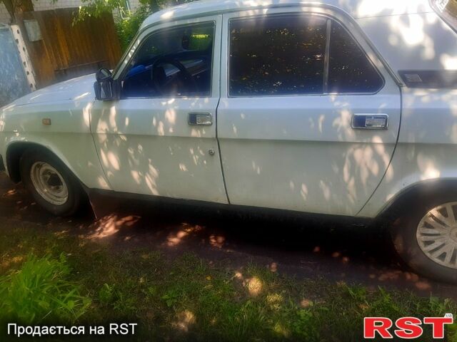 Белый ГАЗ Волга, объемом двигателя 2.4 л и пробегом 120 тыс. км за 600 $, фото 1 на Automoto.ua