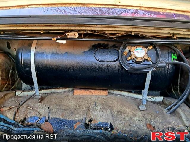 Белый ГАЗ Волга, объемом двигателя 2.4 л и пробегом 150 тыс. км за 250 $, фото 5 на Automoto.ua