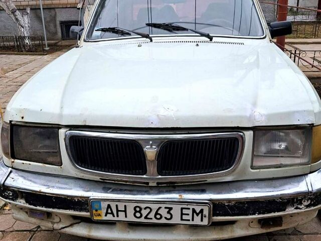 Белый ГАЗ Волга, объемом двигателя 2.4 л и пробегом 150 тыс. км за 250 $, фото 1 на Automoto.ua