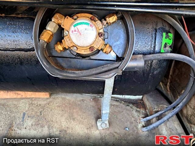 Белый ГАЗ Волга, объемом двигателя 2.4 л и пробегом 150 тыс. км за 250 $, фото 4 на Automoto.ua