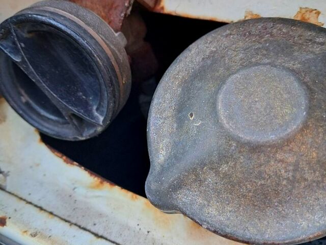 Белый ГАЗ Волга, объемом двигателя 2.4 л и пробегом 150 тыс. км за 250 $, фото 6 на Automoto.ua