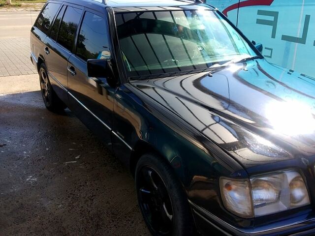 Белый ГАЗ Волга, объемом двигателя 2 л и пробегом 150 тыс. км за 1000 $, фото 12 на Automoto.ua