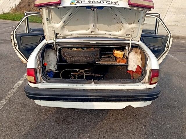 Белый ГАЗ Волга, объемом двигателя 2 л и пробегом 150 тыс. км за 1000 $, фото 8 на Automoto.ua