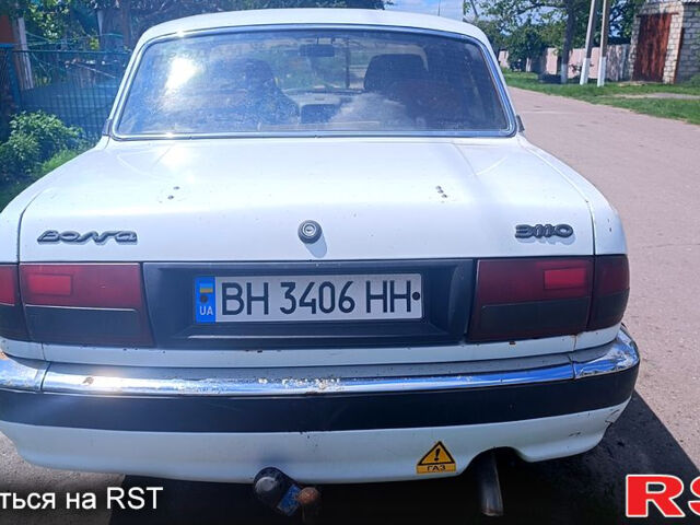 Белый ГАЗ Волга, объемом двигателя 2.3 л и пробегом 199 тыс. км за 2050 $, фото 2 на Automoto.ua