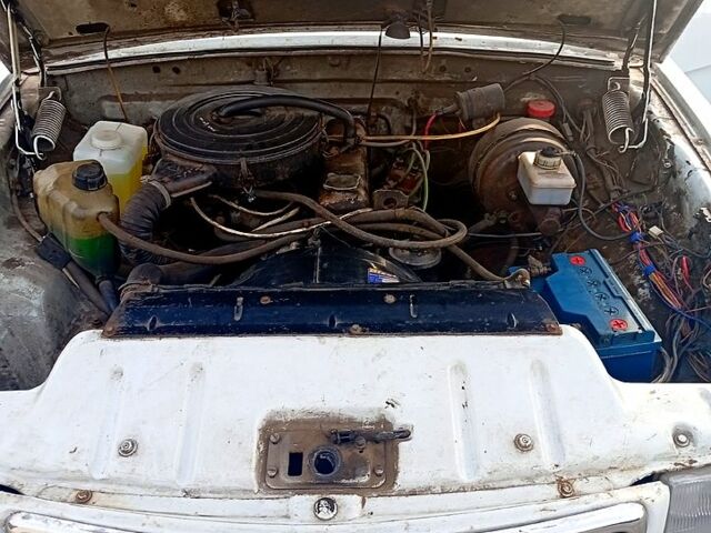 Белый ГАЗ Волга, объемом двигателя 2 л и пробегом 150 тыс. км за 1000 $, фото 9 на Automoto.ua