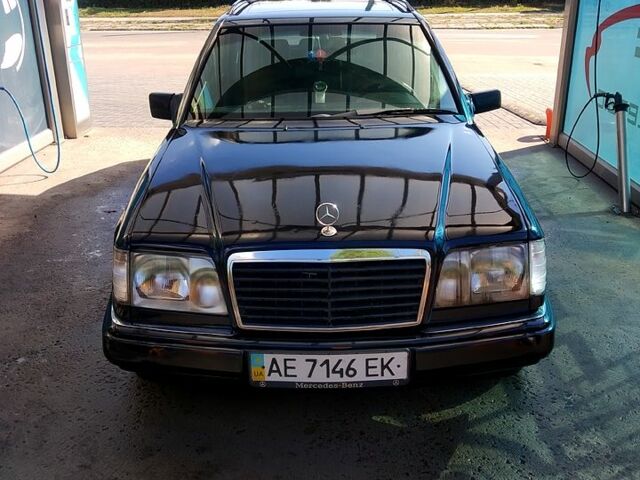 Белый ГАЗ Волга, объемом двигателя 2 л и пробегом 150 тыс. км за 1000 $, фото 10 на Automoto.ua