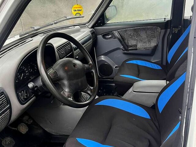 Білий ГАЗ Волга, об'ємом двигуна 2.4 л та пробігом 316 тис. км за 900 $, фото 6 на Automoto.ua