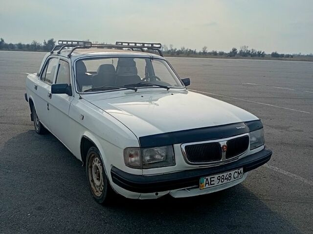 Белый ГАЗ Волга, объемом двигателя 2 л и пробегом 150 тыс. км за 1000 $, фото 3 на Automoto.ua