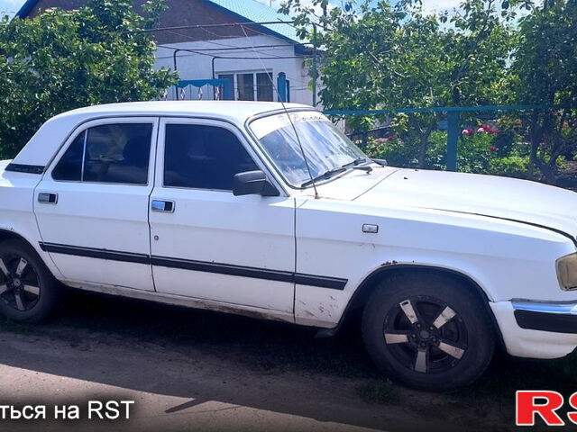 Белый ГАЗ Волга, объемом двигателя 2.3 л и пробегом 199 тыс. км за 2050 $, фото 1 на Automoto.ua