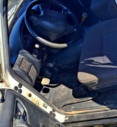 ГАЗ Волга 2000 в Томаковка на Automoto.ua Белый ГАЗ Волга, объемом двигателя 2.4 л и пробегом 160 тыс. км за 34000 $, фото 5 на Automoto.ua