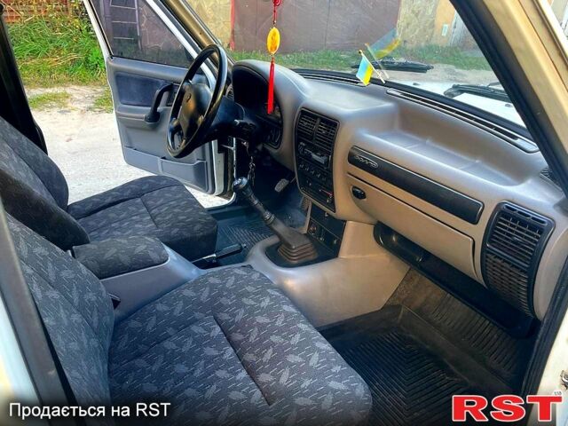 Білий ГАЗ Волга, об'ємом двигуна 2.4 л та пробігом 82 тис. км за 1200 $, фото 8 на Automoto.ua