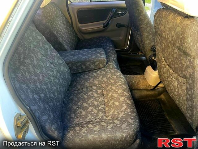 Білий ГАЗ Волга, об'ємом двигуна 2.4 л та пробігом 82 тис. км за 1200 $, фото 6 на Automoto.ua