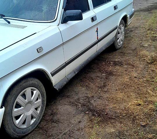 Белый ГАЗ Волга, объемом двигателя 25 л и пробегом 110 тыс. км за 1100 $, фото 6 на Automoto.ua