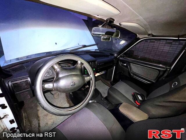 Білий ГАЗ Волга, об'ємом двигуна 2.3 л та пробігом 89 тис. км за 1850 $, фото 10 на Automoto.ua