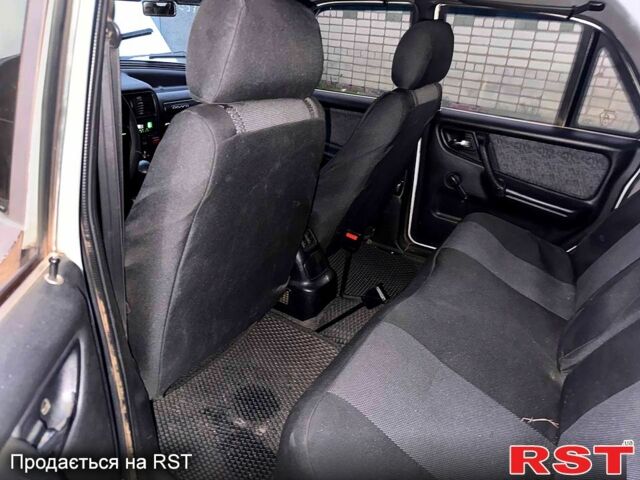 Білий ГАЗ Волга, об'ємом двигуна 2.3 л та пробігом 89 тис. км за 1850 $, фото 6 на Automoto.ua