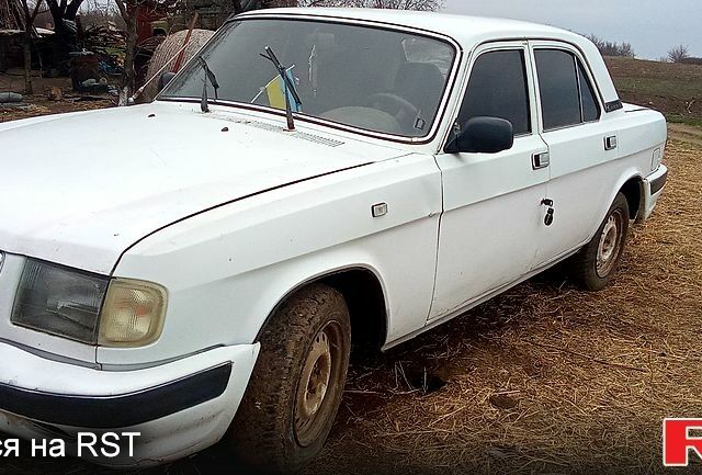 Белый ГАЗ Волга, объемом двигателя 2.3 л и пробегом 200 тыс. км за 1000 $, фото 1 на Automoto.ua