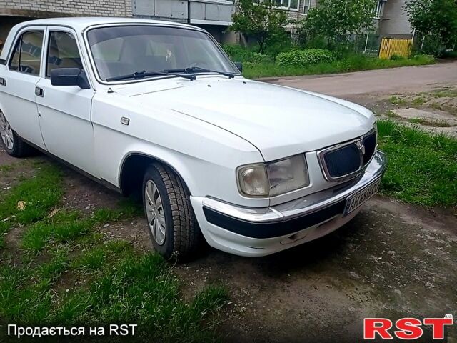 Белый ГАЗ Волга, объемом двигателя 2.4 л и пробегом 150 тыс. км за 1700 $, фото 1 на Automoto.ua
