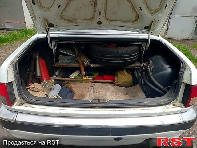 Белый ГАЗ Волга, объемом двигателя 2.4 л и пробегом 150 тыс. км за 1700 $, фото 6 на Automoto.ua