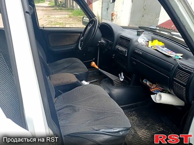 Белый ГАЗ Волга, объемом двигателя 2.4 л и пробегом 150 тыс. км за 1700 $, фото 9 на Automoto.ua
