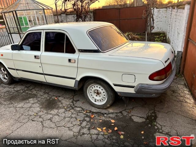 Белый ГАЗ Волга, объемом двигателя 2.5 л и пробегом 103 тыс. км за 1420 $, фото 1 на Automoto.ua
