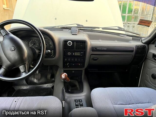 Белый ГАЗ Волга, объемом двигателя 2.5 л и пробегом 103 тыс. км за 1420 $, фото 5 на Automoto.ua