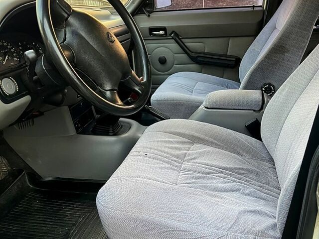 Белый ГАЗ Волга, объемом двигателя 2.5 л и пробегом 103 тыс. км за 1420 $, фото 6 на Automoto.ua