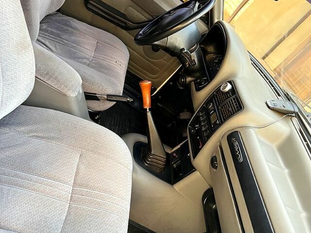 Белый ГАЗ Волга, объемом двигателя 2.5 л и пробегом 103 тыс. км за 1420 $, фото 2 на Automoto.ua