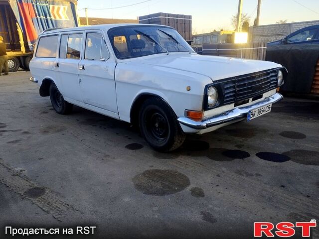 Белый ГАЗ Волга, объемом двигателя 2.4 л и пробегом 300 тыс. км за 550 $, фото 1 на Automoto.ua