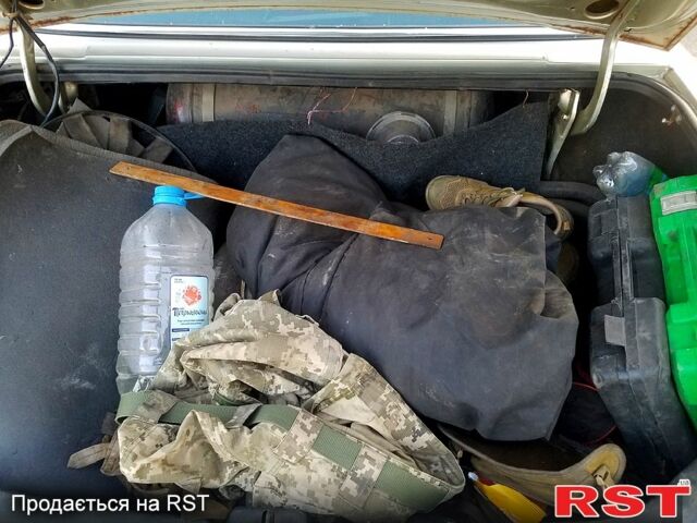 Бежевий ГАЗ Волга, об'ємом двигуна 2.4 л та пробігом 245 тис. км за 650 $, фото 7 на Automoto.ua