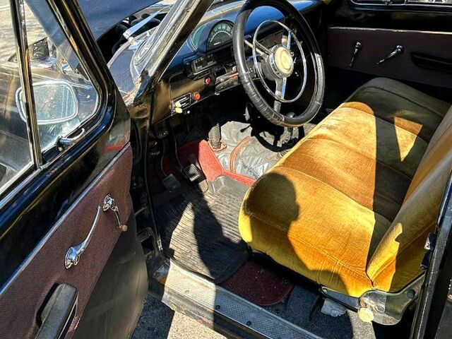 Чорний ГАЗ Волга, об'ємом двигуна 2.4 л та пробігом 150 тис. км за 1400 $, фото 2 на Automoto.ua