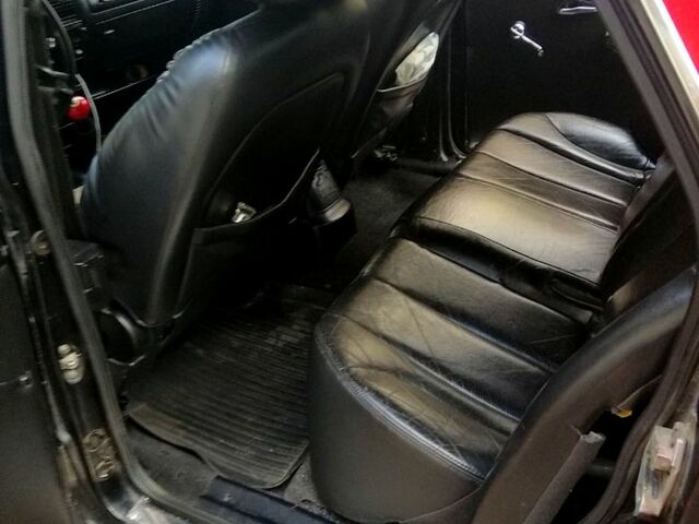 Черный ГАЗ Волга, объемом двигателя 2.4 л и пробегом 300 тыс. км за 3000 $, фото 12 на Automoto.ua